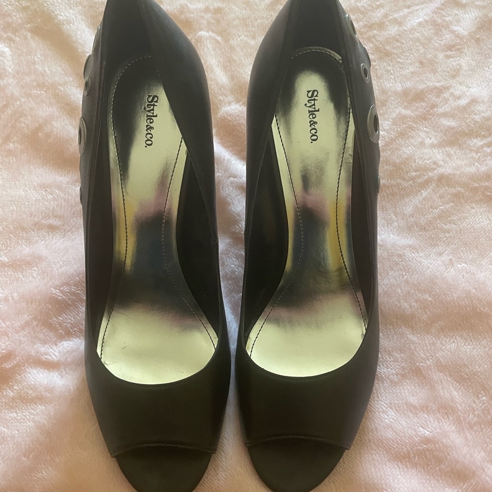 Black heels